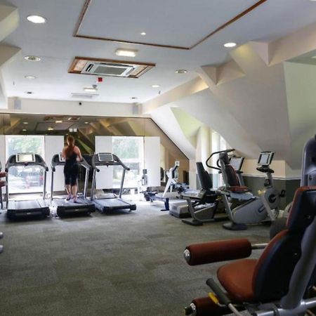 แมคโดนัลด์ คิลเฮย์ คอร์ท Hotel วีแกน ภายนอก รูปภาพ